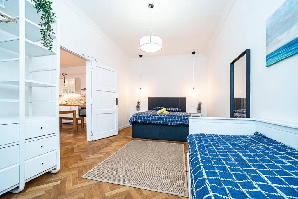 Apartamento Elegant, Modern, 2-Bed Flat By Museum Of Praga Exterior foto